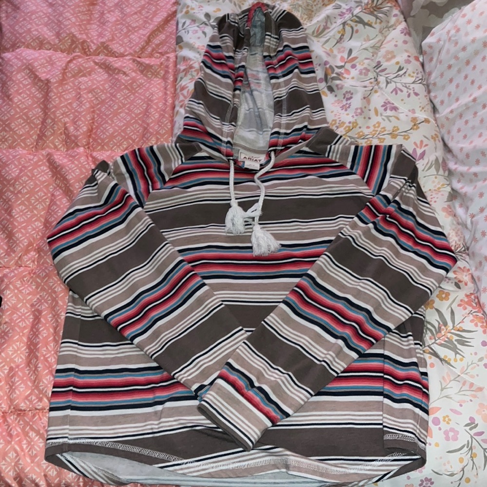 Ariat long sleeve hoodie . Perfect condition…barely worn !
